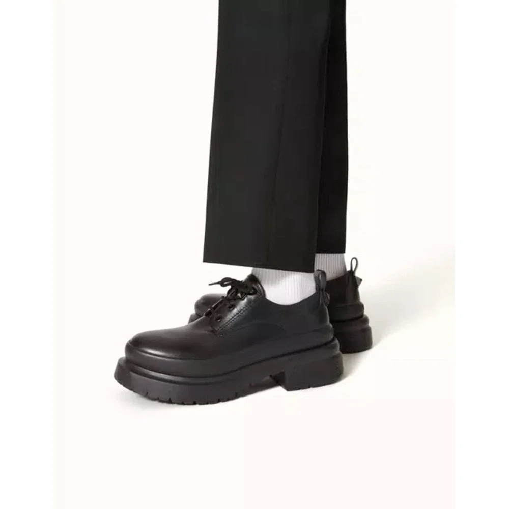 NIB Valentino Garavani Black Roman Stud Calfskin Derby 42
